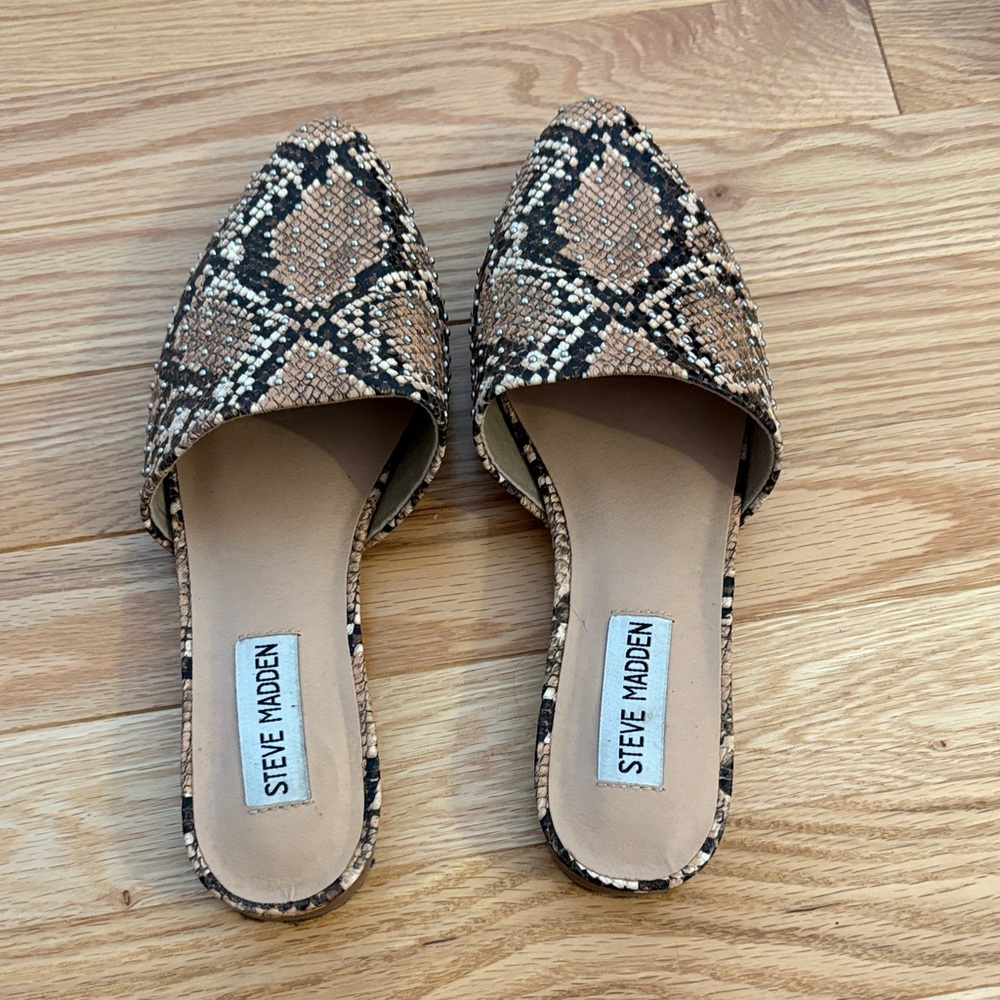 Steve Madden Black and Tan Snake Pattern Mules